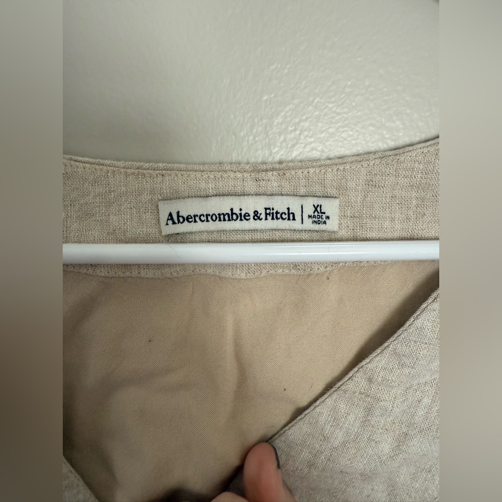 Women’s Abercrombie & Fitch Beige Linen Tie-Front Sleeveless Top - Picture 3 of 4